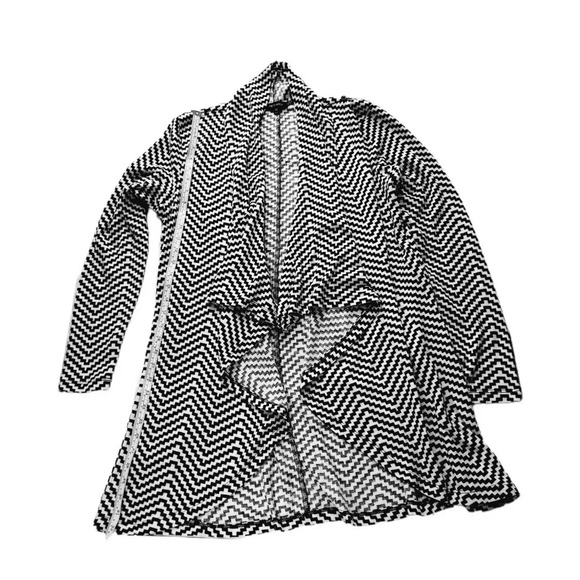 The Limited Chevron Convertible Cardigan Wrap/ Black & Ivory XL - Picture 5 of 11
